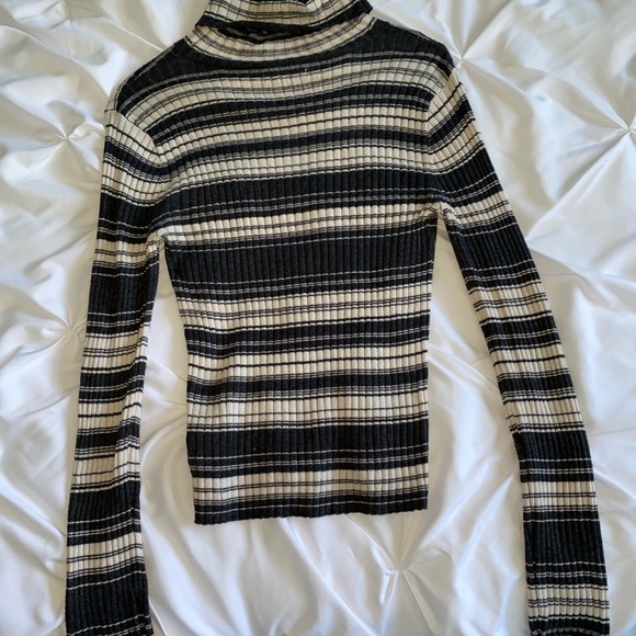 Stripped Turtle Neck Long Sleeve - Picture 3 of 4